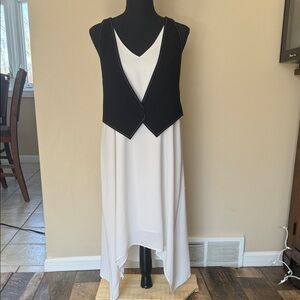 BCBGMAXAZRIA Ivory & Black Colorblock Vest Handkerchief Hem Dress - Size Medium